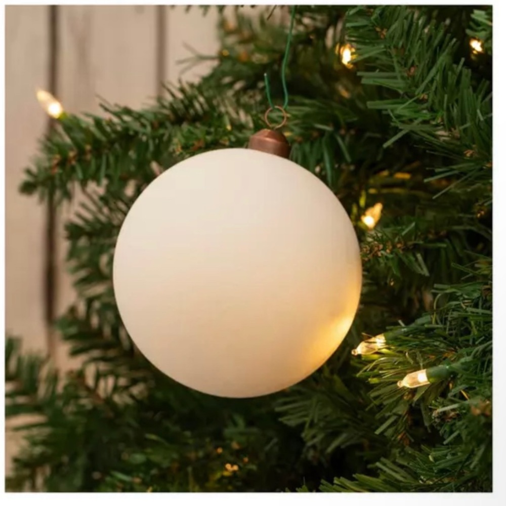 Viral Ornaments in IVORY